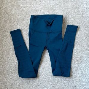 Lululemon green leggings size 4